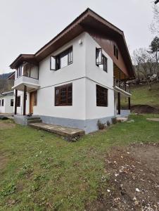 flora and fauna guest house pahalgam