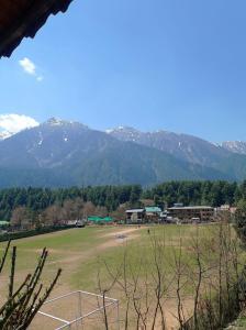 flora and fauna guest house pahalgam