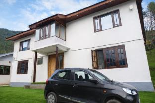 flora and fauna guest house pahalgam