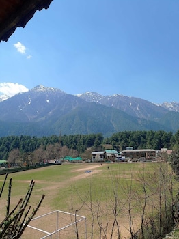flora and fauna guest house pahalgam