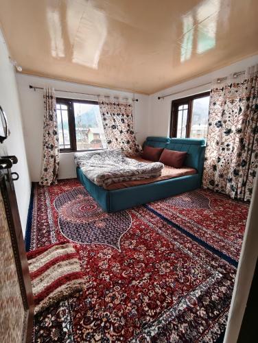 flora and fauna guest house pahalgam