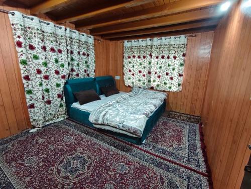 flora and fauna guest house pahalgam