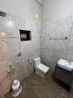 crown town hotel kalamassery