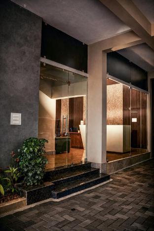 crown town hotel kalamassery