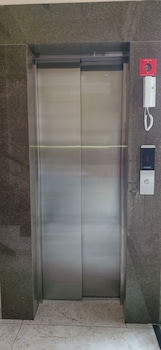 Crown Town Hotel Kalamassery,,3 star