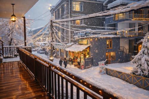 um hotels and restaurant