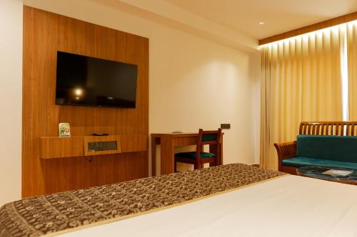 hotel sky international