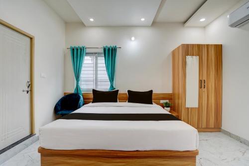 Hotel O V.K Deluxe Rooms,,3 star