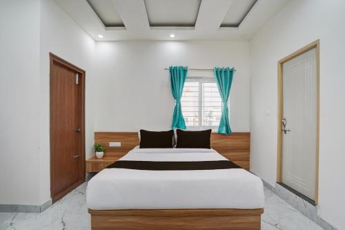 Hotel O V.K Deluxe Rooms,,3 star