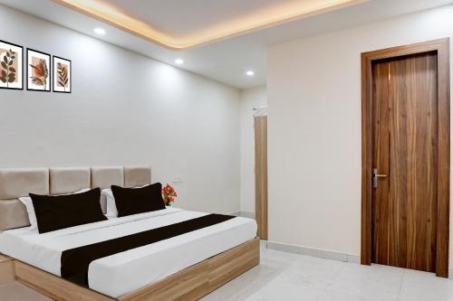 Super Hotel O Delhi Meerut Expressway Makanpur Formerly Crystal 24,,3 star