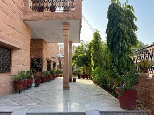 Sudarshan Homestay,,3 star