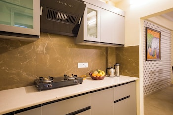 The Walnut Stays,,3 star