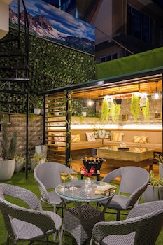 The Walnut Stays,,3 star