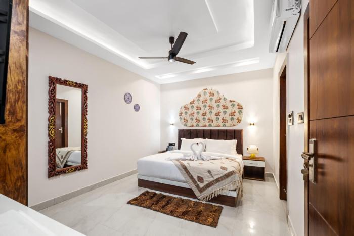 the neeraj ganga rani mahal with ganga ghat access