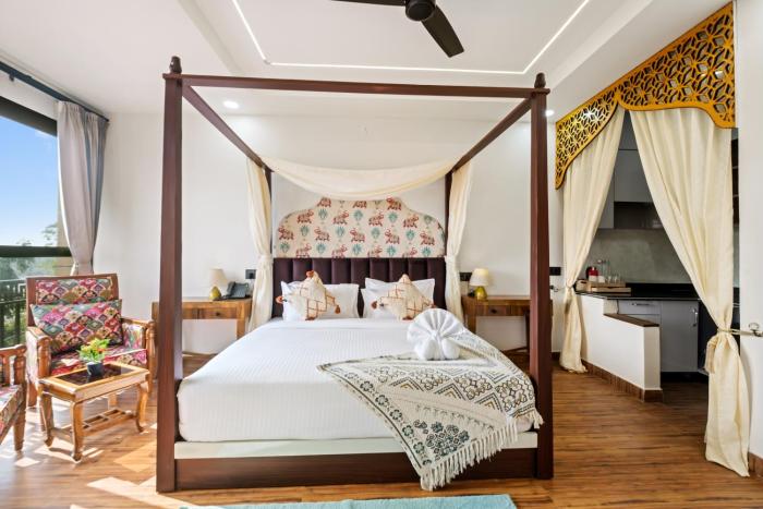 the neeraj ganga rani mahal with ganga ghat access