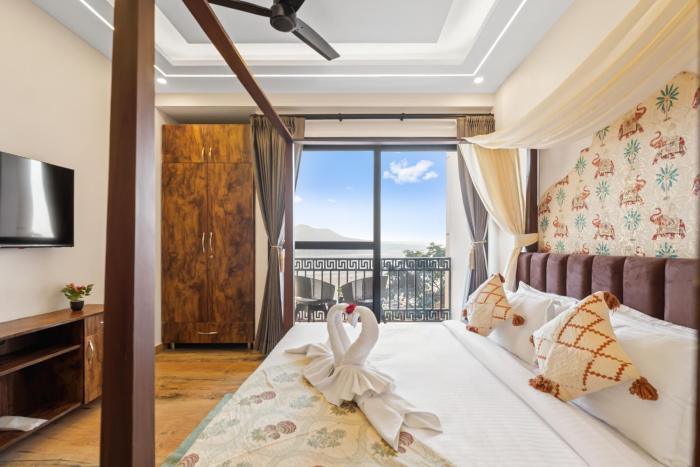 the neeraj ganga rani mahal with ganga ghat access