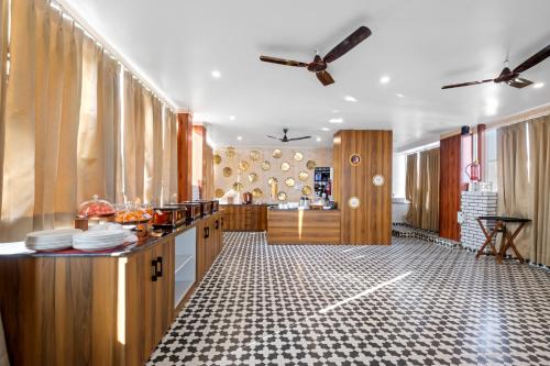 the neeraj ganga rani mahal with ganga ghat access