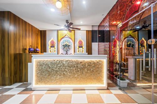 the neeraj ganga rani mahal with ganga ghat access