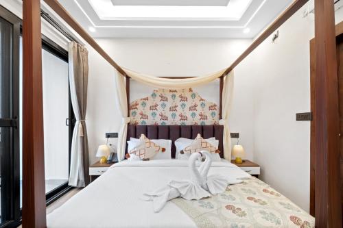 the neeraj ganga rani mahal with ganga ghat access