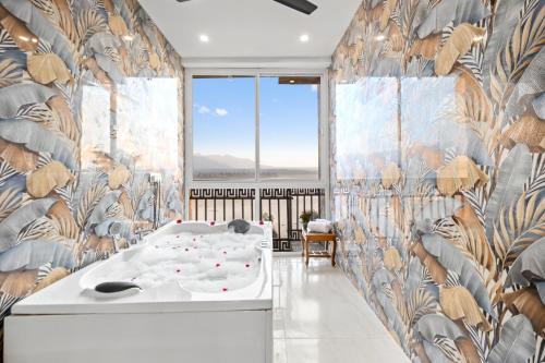 the neeraj ganga rani mahal with ganga ghat access