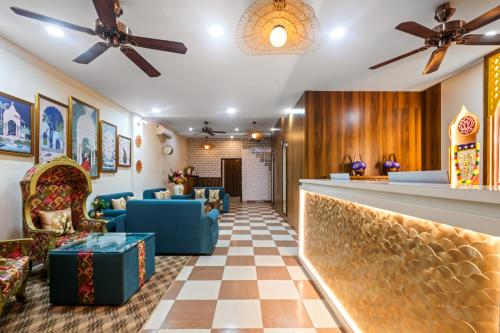 the neeraj ganga rani mahal with ganga ghat access