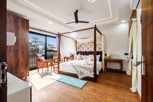 the neeraj ganga rani mahal with ganga ghat access