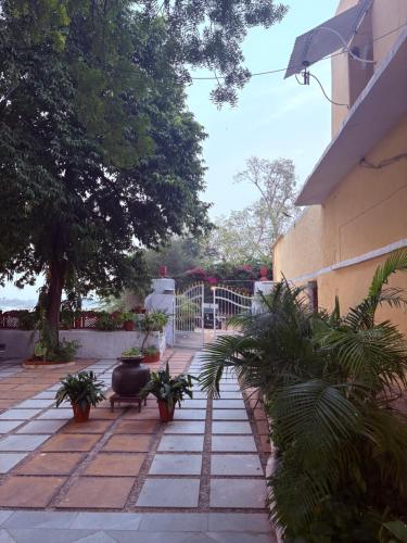 junia bagh a lakeside homestay