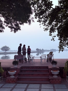 junia bagh a lakeside homestay