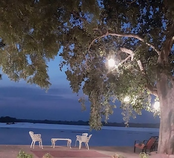 junia bagh a lakeside homestay