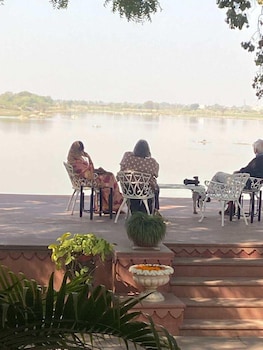 junia bagh a lakeside homestay