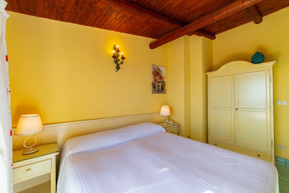 mendolia beach hotel