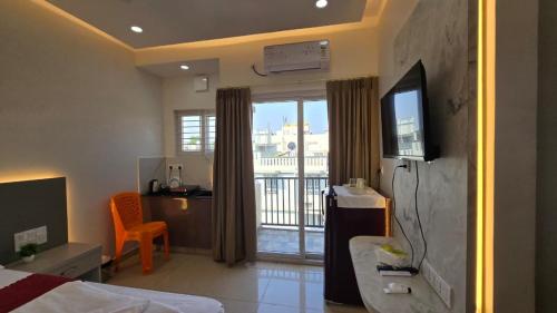 hi fi service apartment