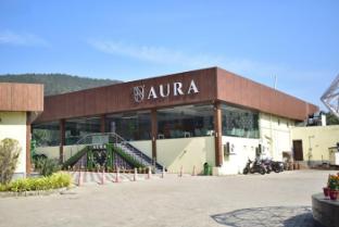 aura resorts