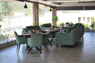 aura resorts