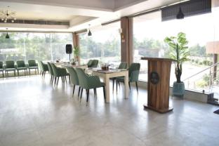 aura resorts