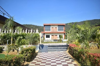 aura resorts