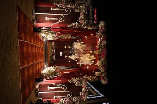 hotel awadh grand