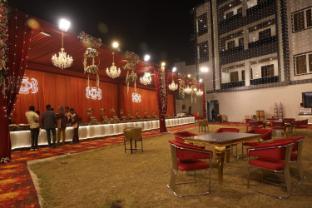 hotel awadh grand