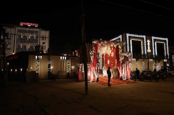 Hotel Awadh Grand,,2 star