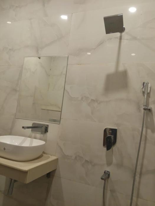 hotel awadh grand