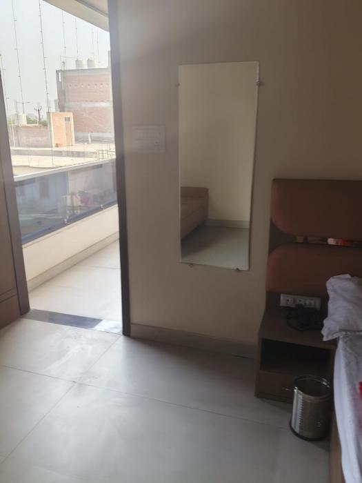 hotel awadh grand