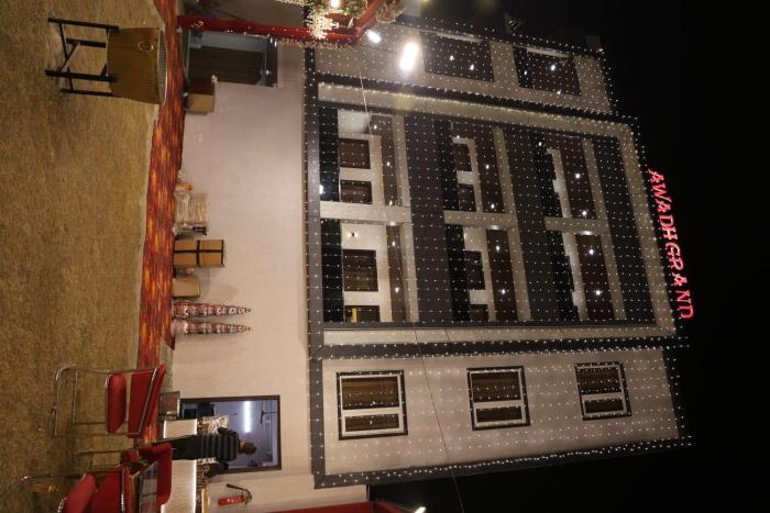 hotel awadh grand