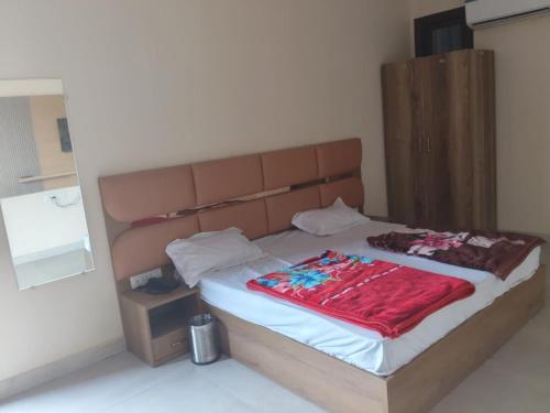 hotel awadh grand