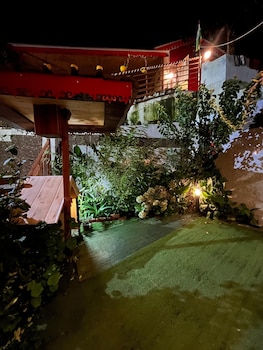 the town escape cottage