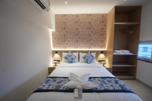 Bks Grand,,2 star