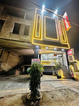 hotel sr palace near igi delhi aiprort