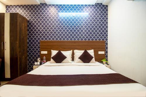 hotel sr palace near igi delhi aiprort