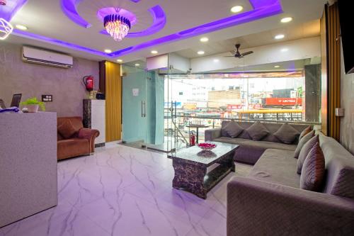 hotel sr palace near igi delhi aiprort