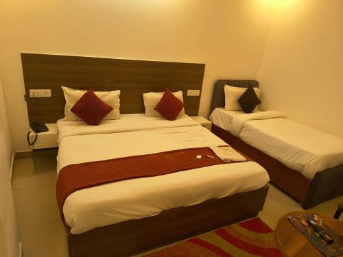 hotel sr palace near igi delhi aiprort