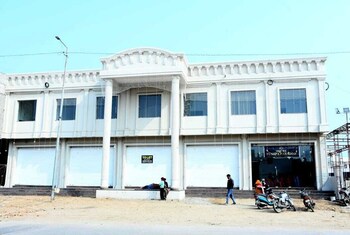 Hotel Pushpa Paradise,,2 star